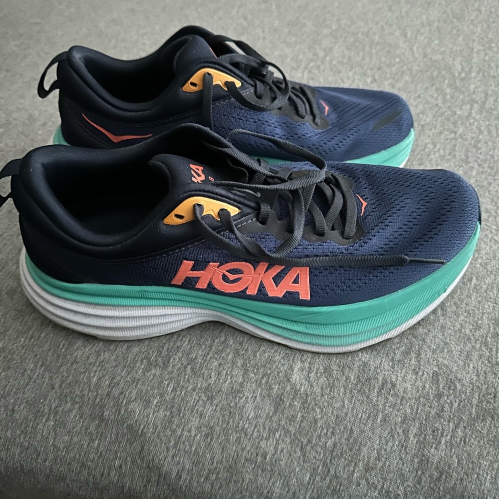 Hoka Bondi Women’s Sneakers size 9